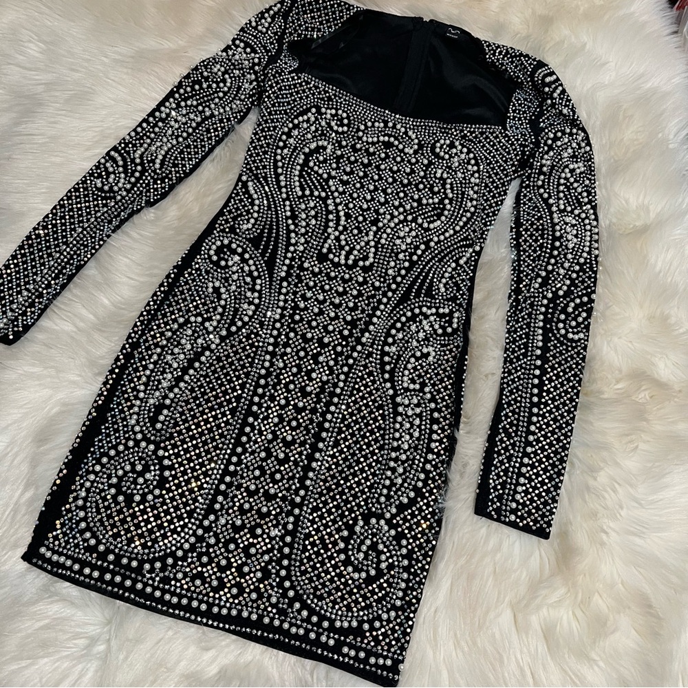 New Windsor black embellished dress size M - formal